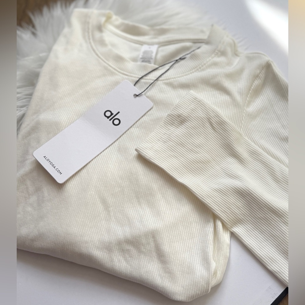 ALO Yoga Ribbed Long Sleeve S size NEW